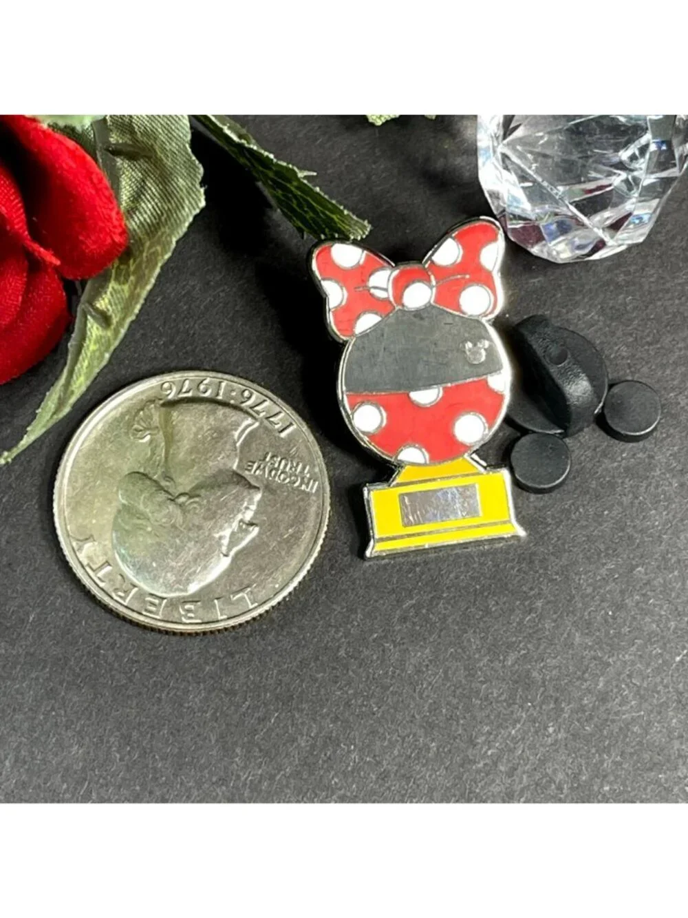 Disney Minnie Mouse Trading Pin Hidden Mickey Trophy Lapel Pin Brooch Jewelry